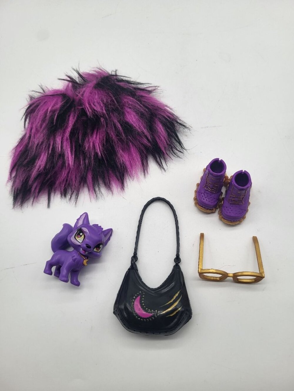 Monster High Clawdeen Wolf G3 Accessories (Shoes, Glasses, Purse) Pet Crescent